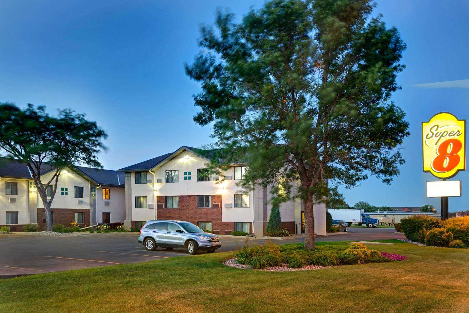 Super 8 by Wyndham Aberdeen East, Aberdeen, SD