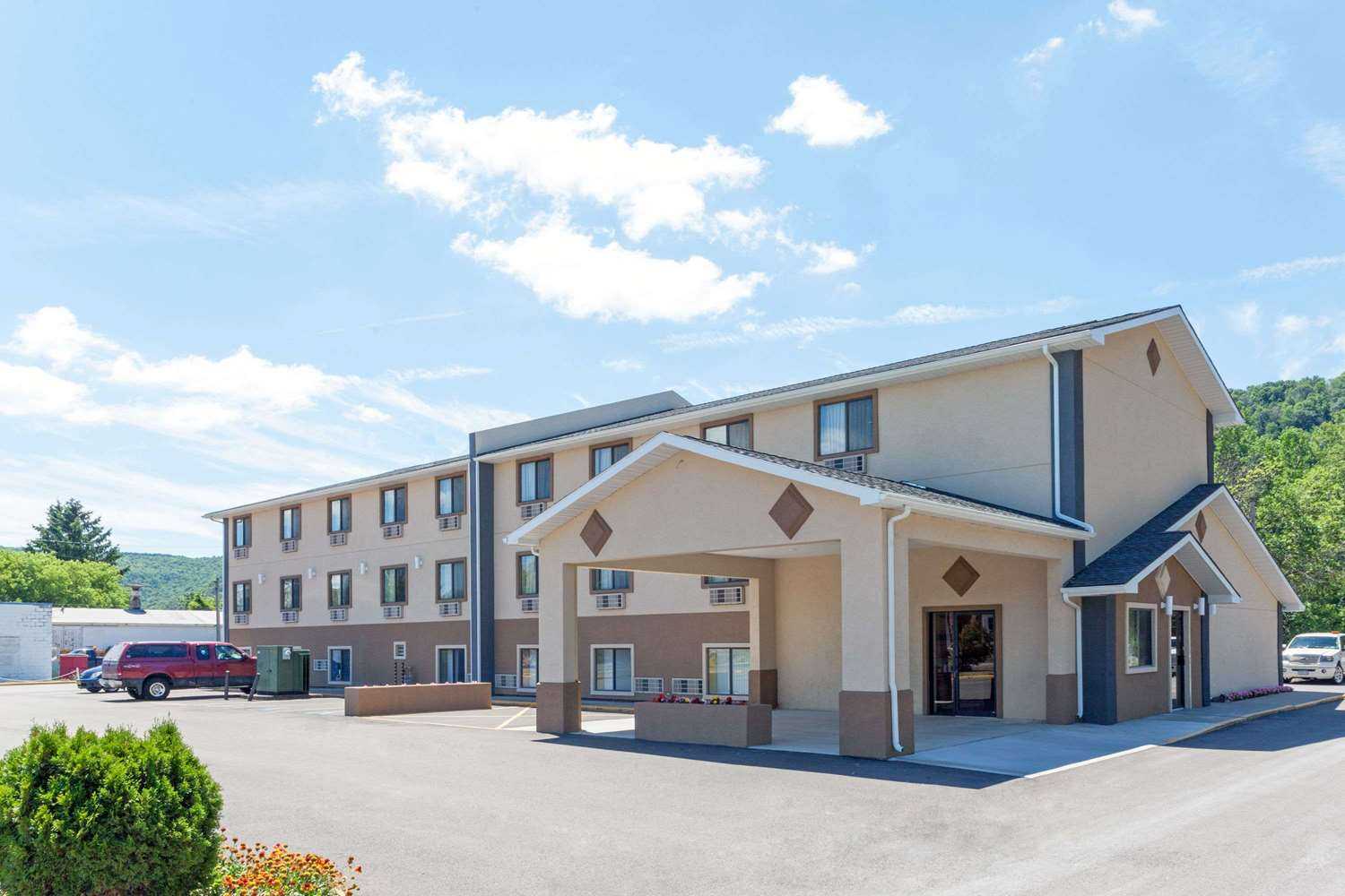 Super 8 by Wyndham Bath Hammondsport Area a Bath, NY