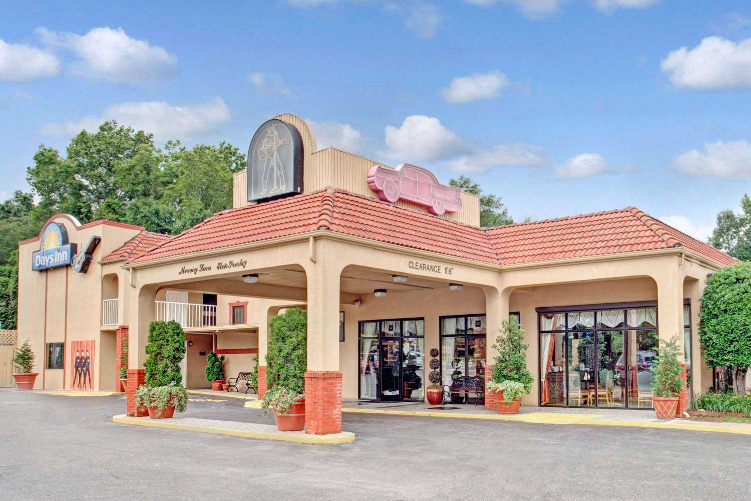 Days Inn by Wyndham Memphis at Graceland a Memphis, TN