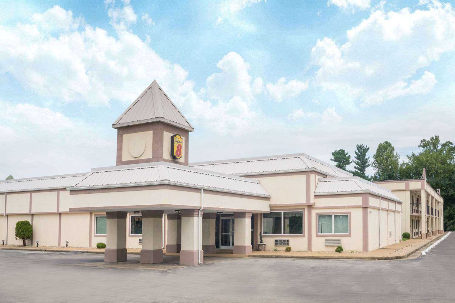 Super 8 by Wyndham Williamsburg, Williamsburg, KY