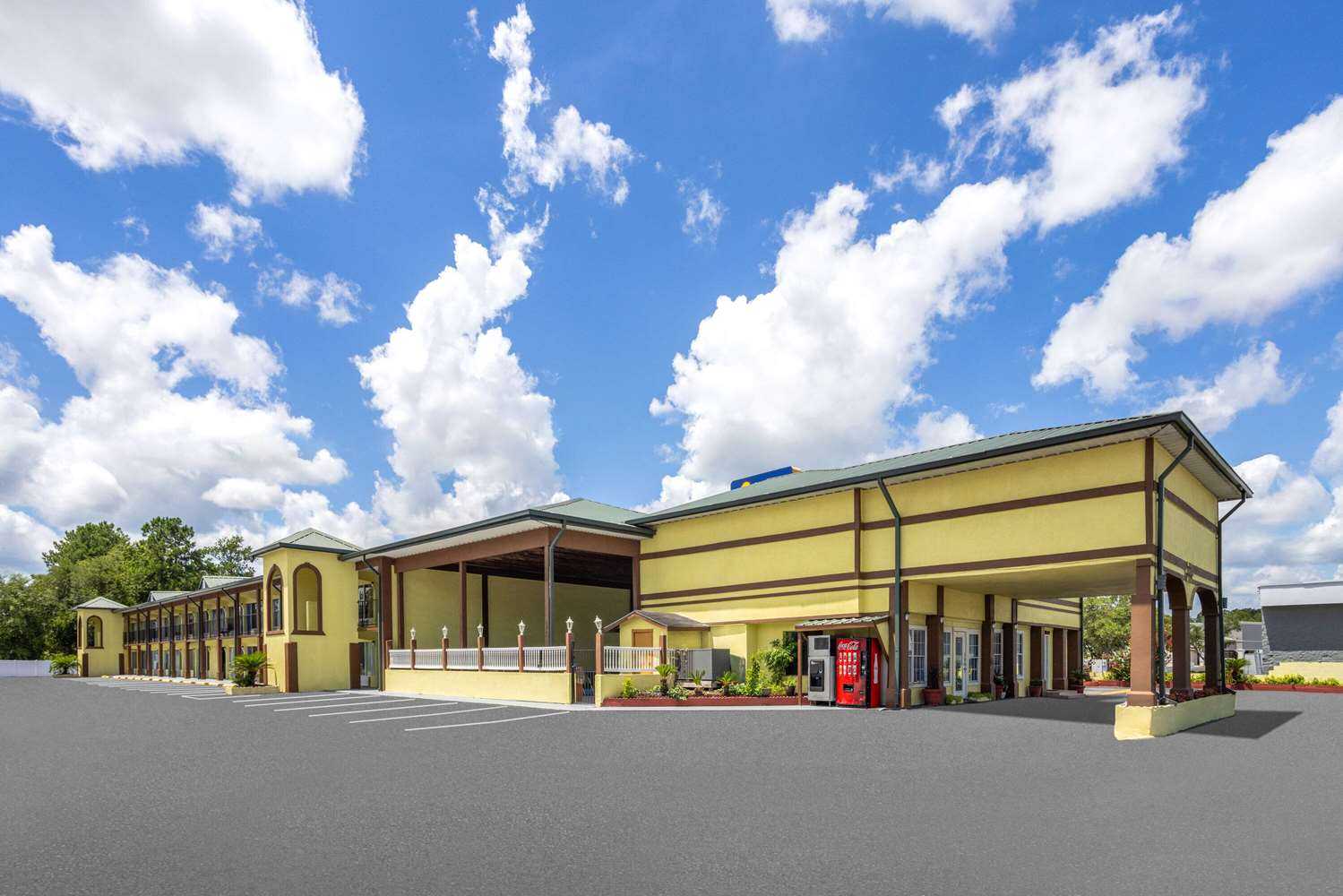 Days Inn by Wyndham Waycross à Waycross, GA