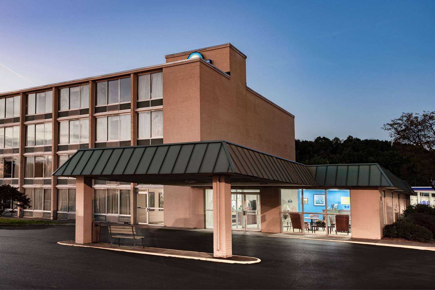 Days Inn by Wyndham Cambridge in Cambridge, OH