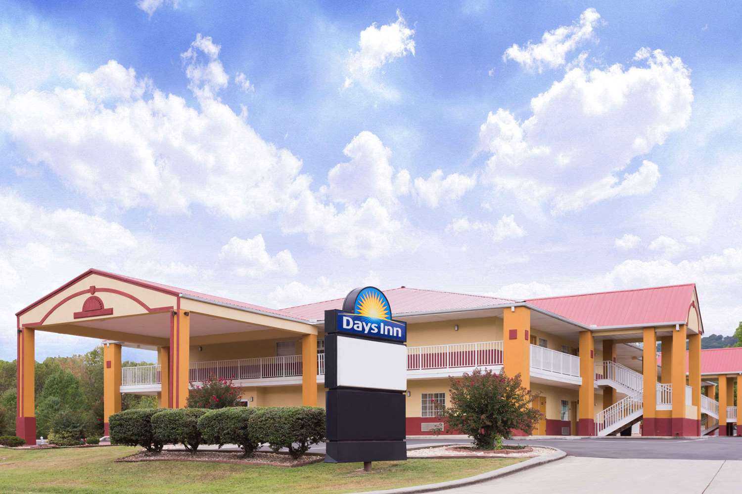 Days Inn by Wyndham Trenton, Trenton, GA