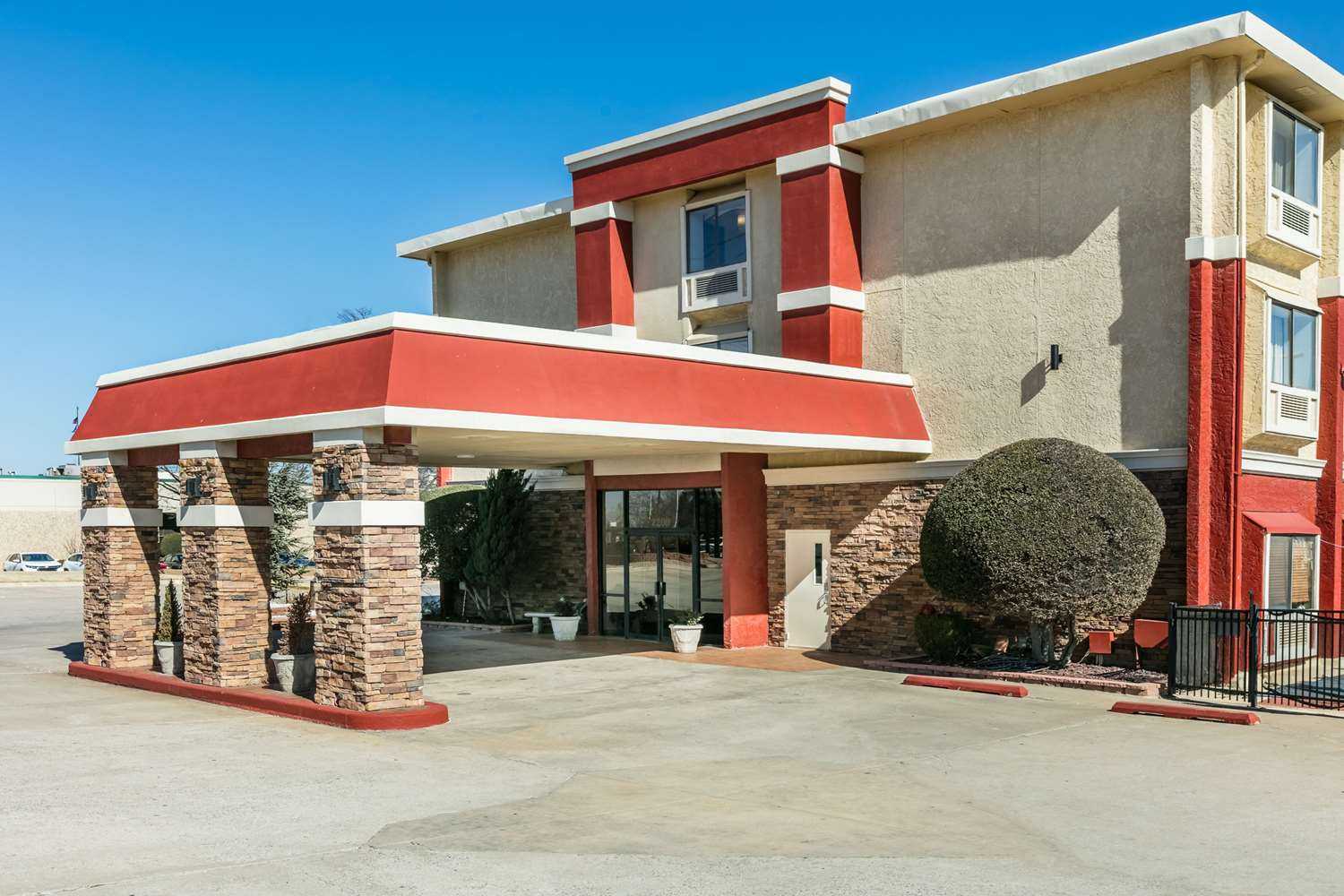 Ramada by Wyndham Oklahoma City Airport North в Oklahoma City, OK