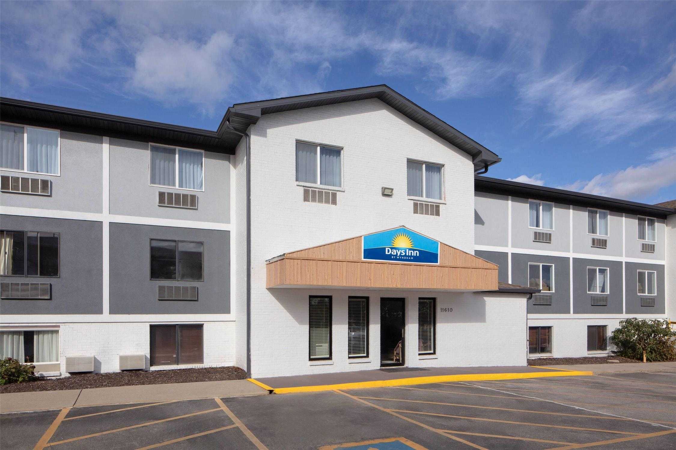 Super 8 by Wyndham Omaha/West Dodge i Omaha, NE