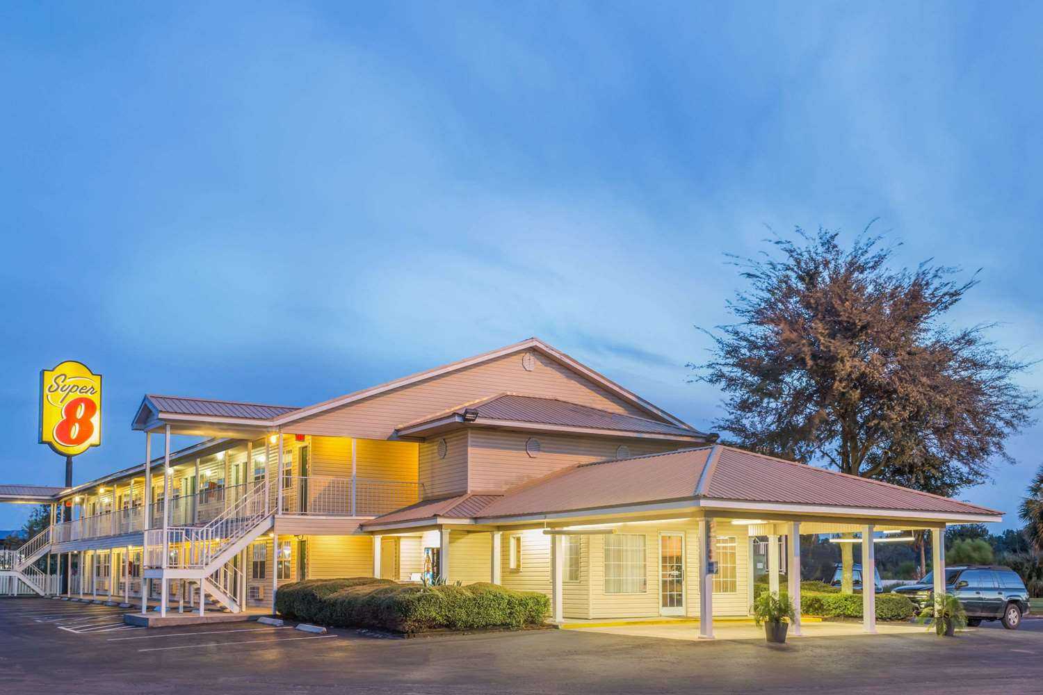 Super 8 by Wyndham Madison в Madison, FL