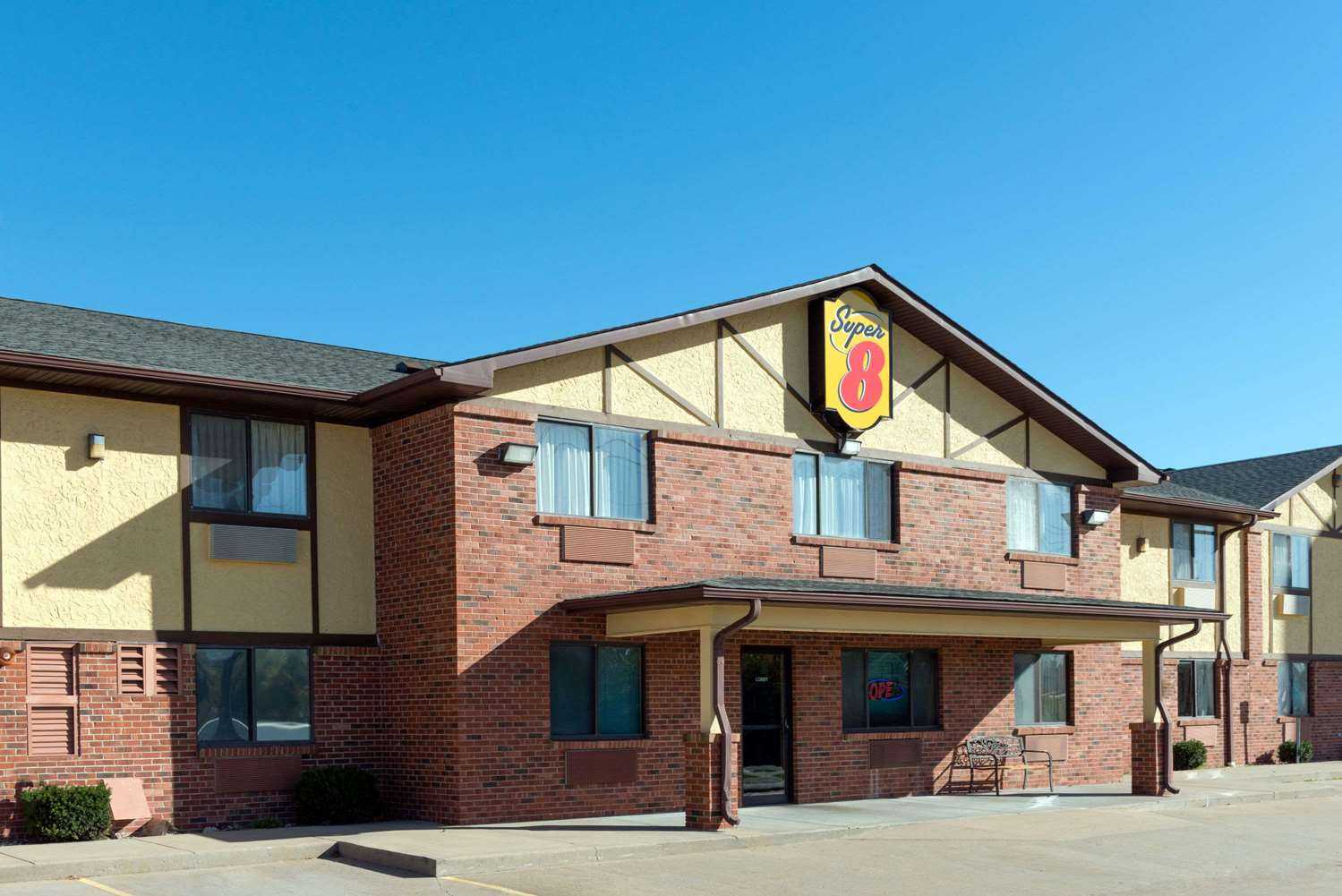 Super 8 by Wyndham Warrenton a Warrenton, MO