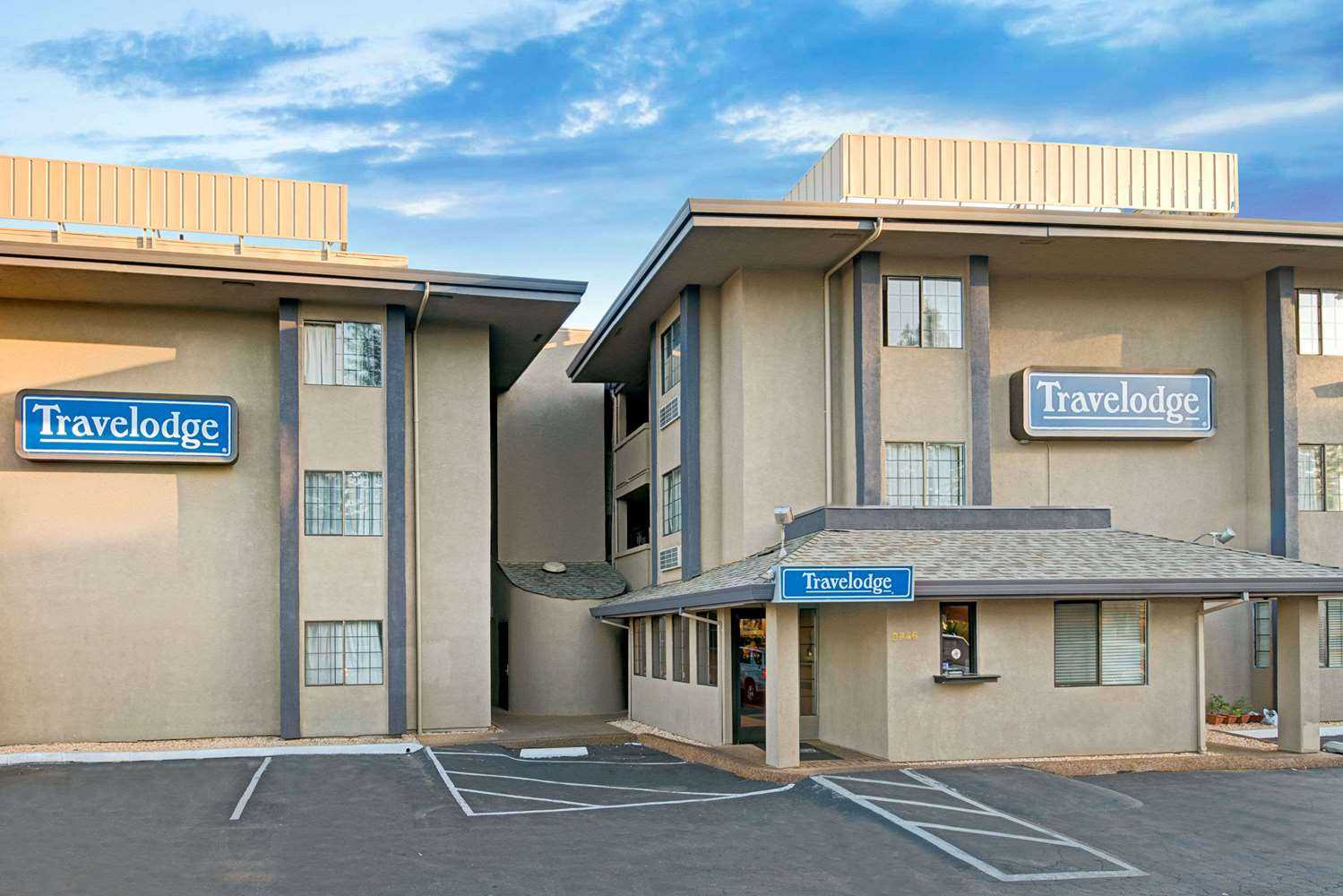 Sacramento, CA 的 Travelodge by Wyndham Sacramento / Rancho Cordova