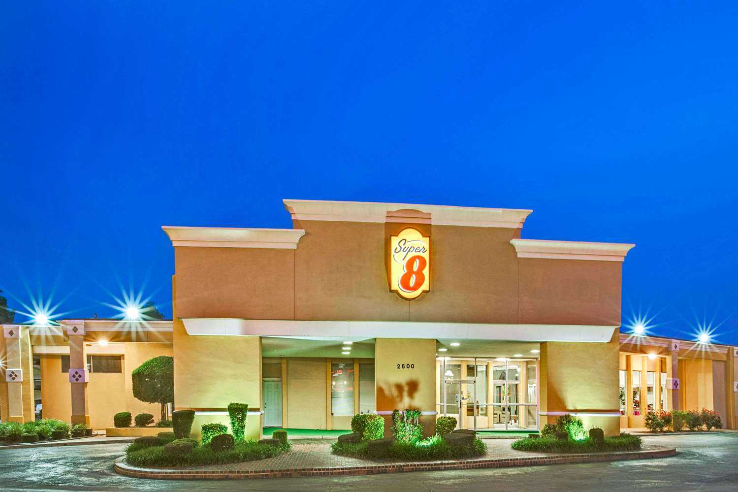 Super 8 by Wyndham Norman в Norman, OK