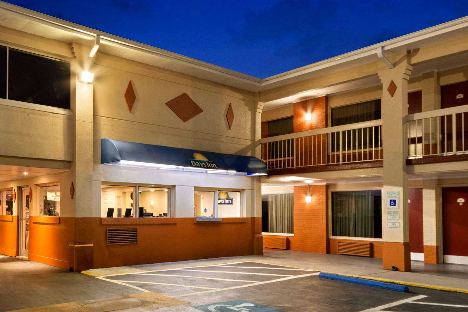 Days Inn by Wyndham Jacksonville NC в Jacksonville, NC