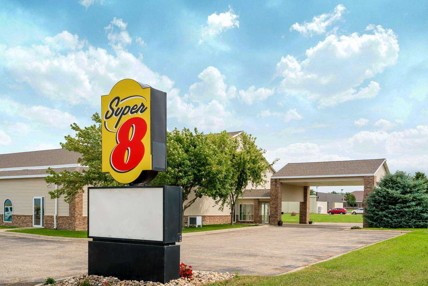 Super 8 by Wyndham Beresford, Beresford, SD
