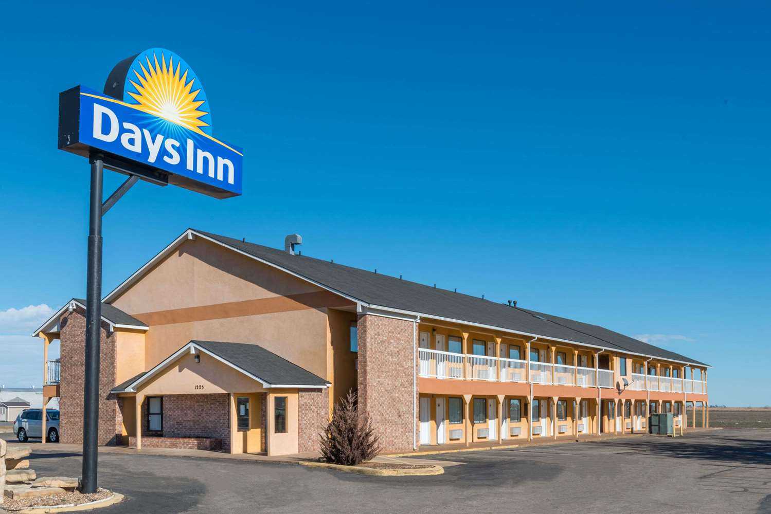 Days Inn by Wyndham Russell a Russell, KS