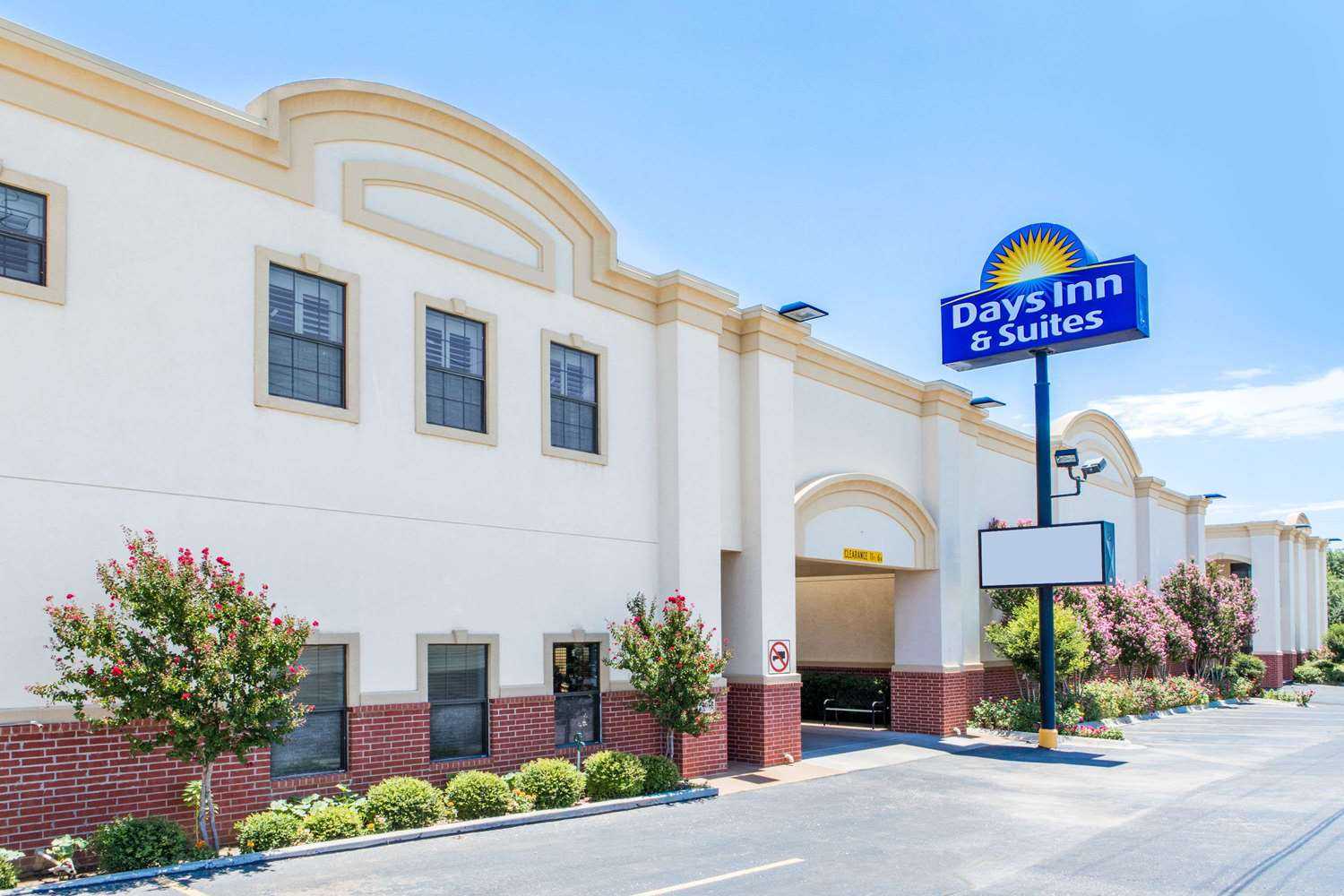Days Inn & Suites by Wyndham Big Spring in Big Spring, TX