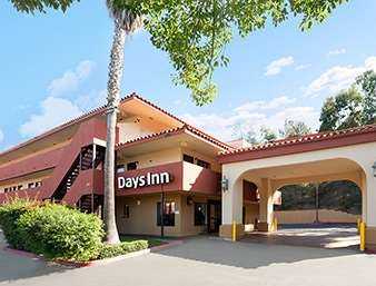 Days Inn by Wyndham Encinitas Moonlight Beach i Encinitas, CA