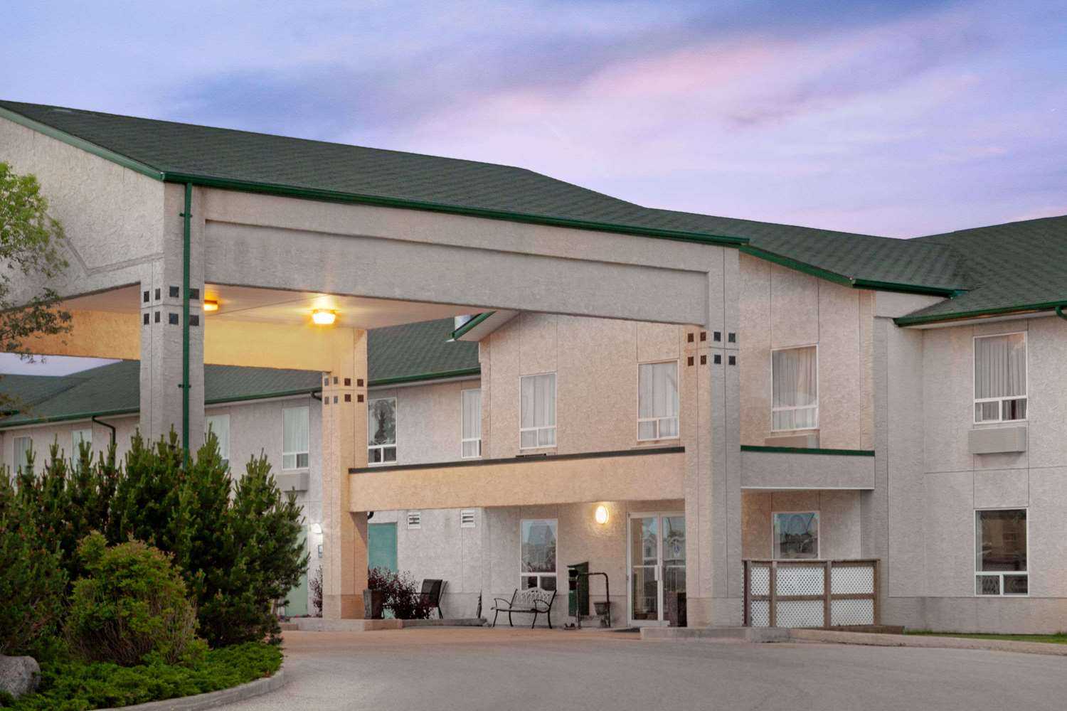 Morden, MB 的 Super 8 by Wyndham Morden