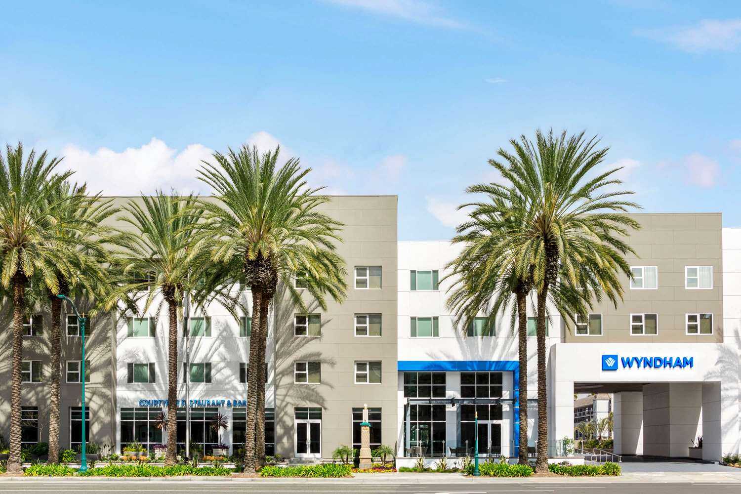 Wyndham Anaheim в Anaheim, CA