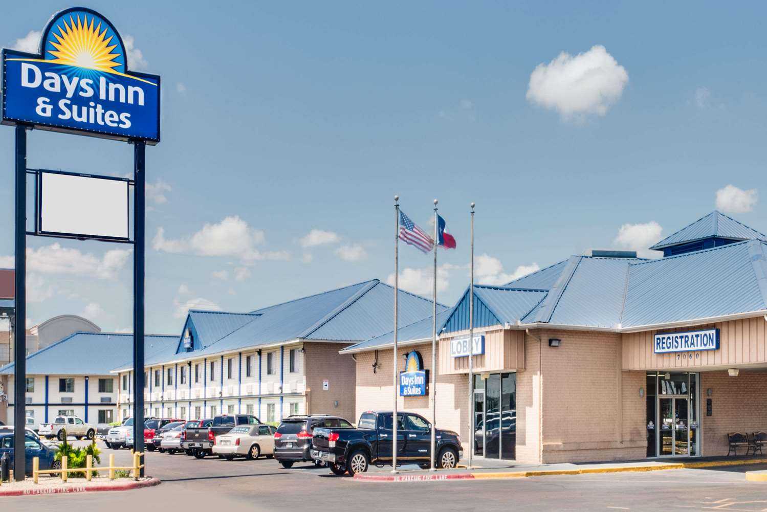 Days Inn & Suites by Wyndham Laredo i Laredo, TX