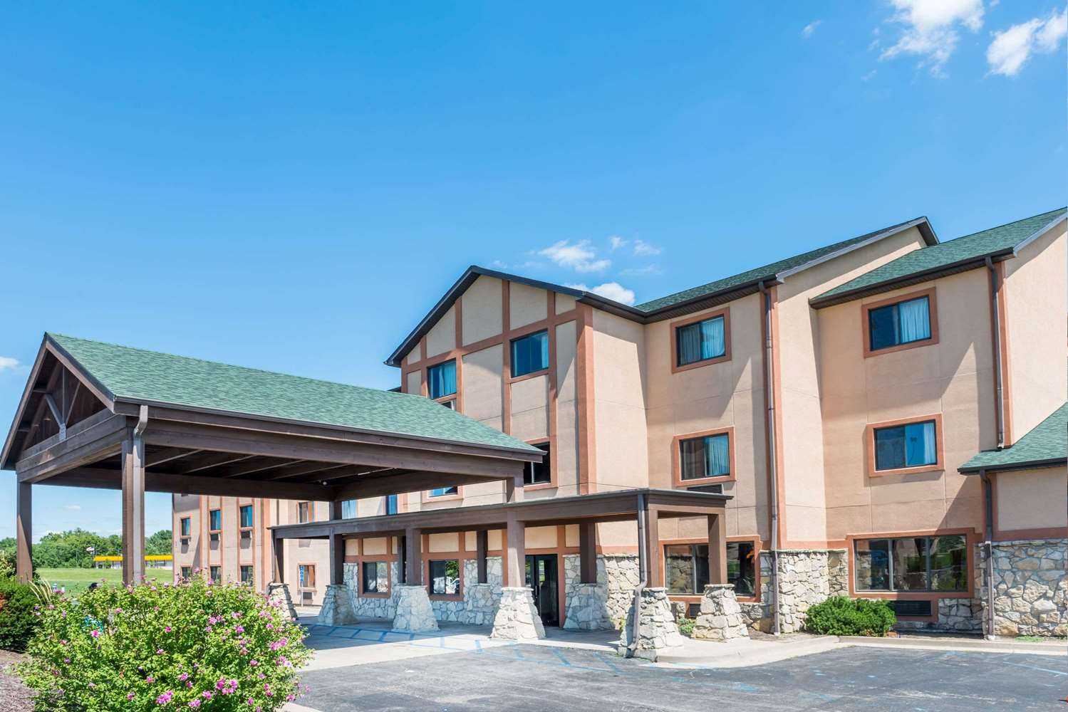 Super 8 by Wyndham Columbia East à Colombie, MO