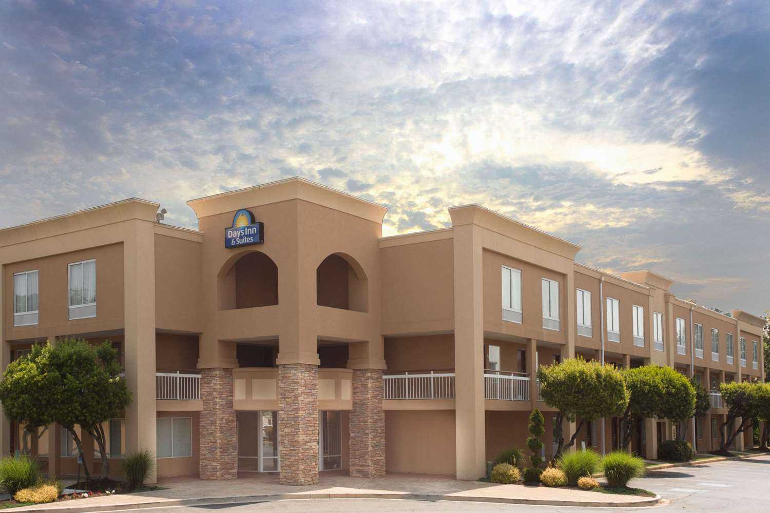 Days Inn by Wyndham Greenville в Greenville, SC