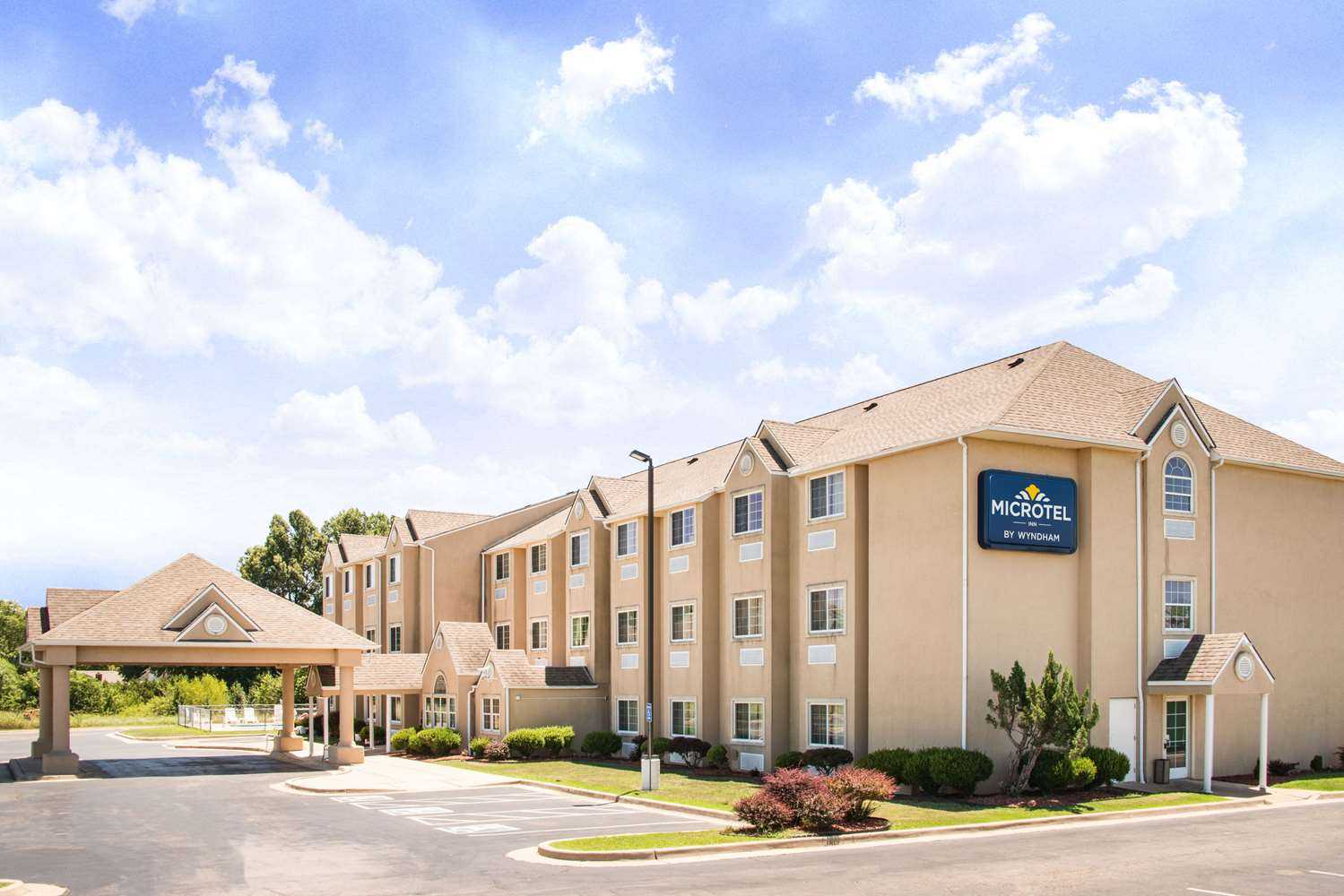 Microtel Inn & Suites by Wyndham Claremore i Claremore, OK