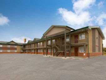 Fox Creek, AB 的 Super 8 by Wyndham Fox Creek