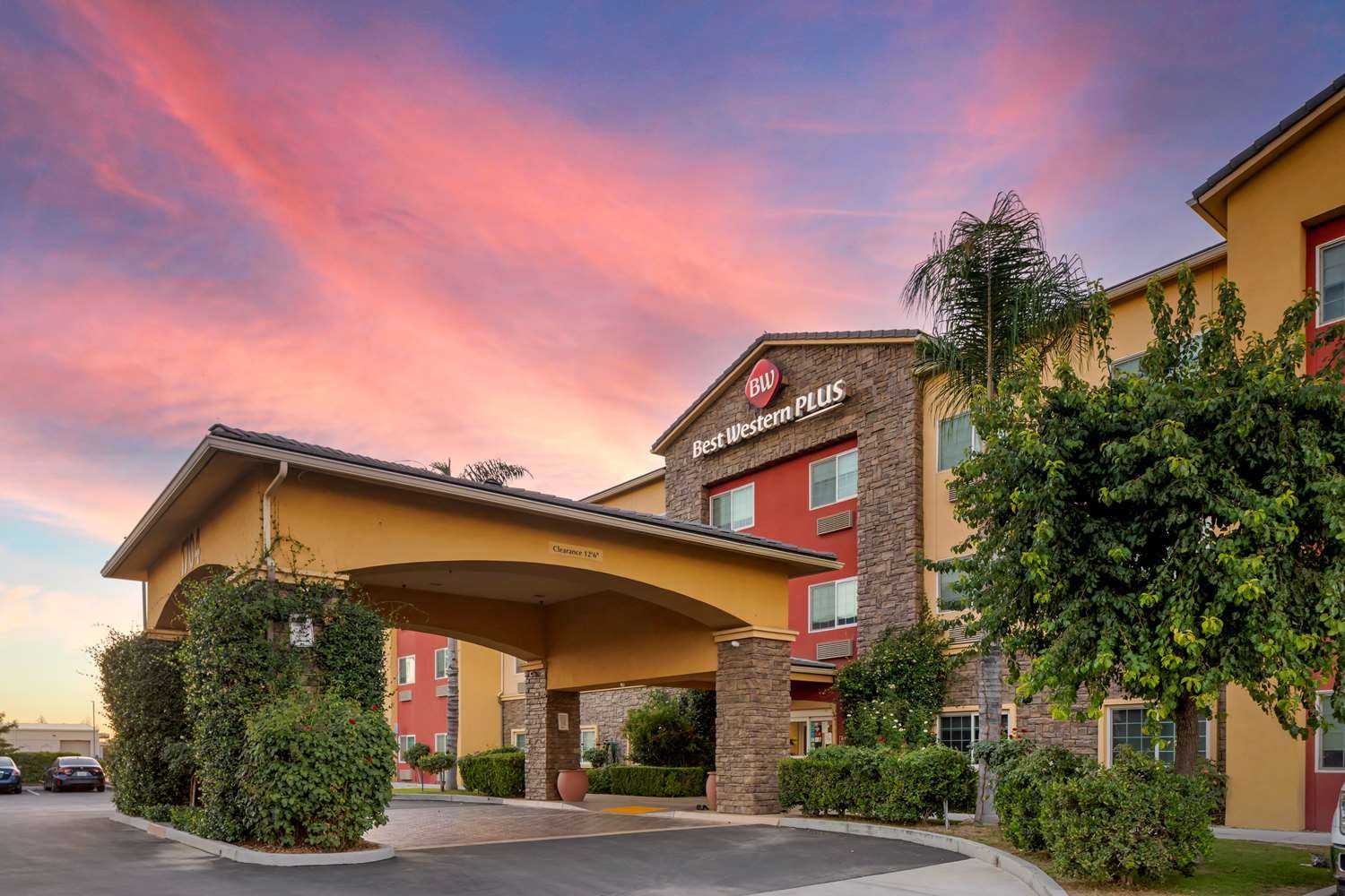 Wasco, CA 的 Best Western Plus Wasco Inn & Suites