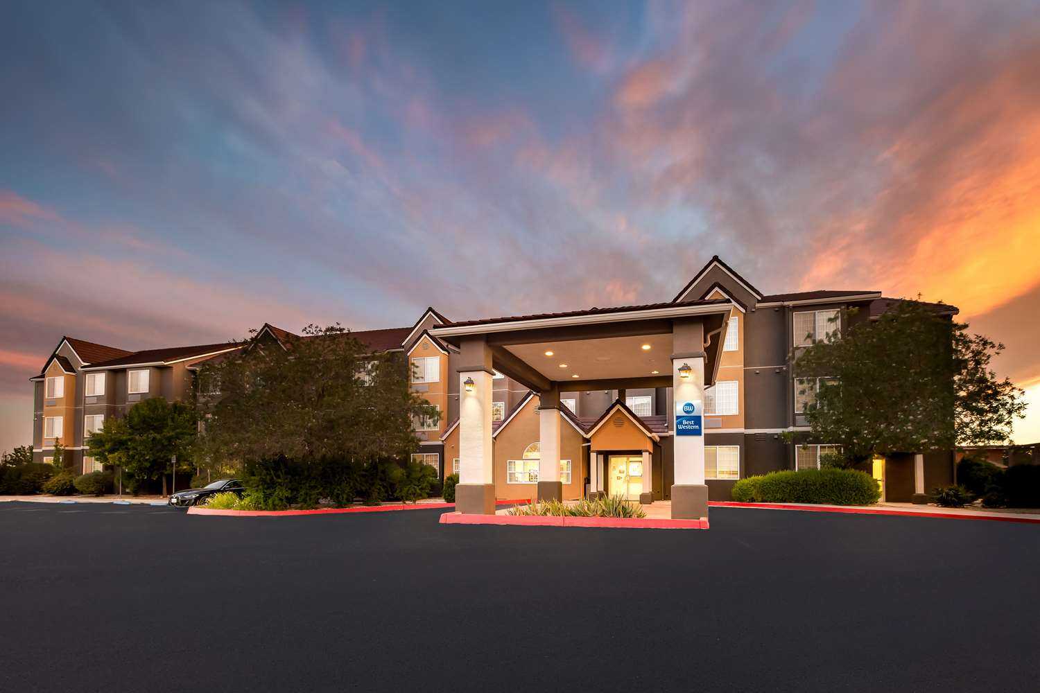 Best Western California City Inn & Suites в California City, CA