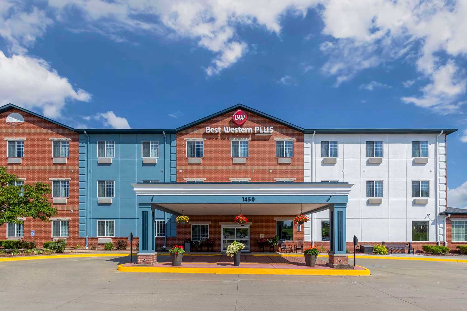 Best Western Plus Des Moines West Inn & Suites in Clive, IA
