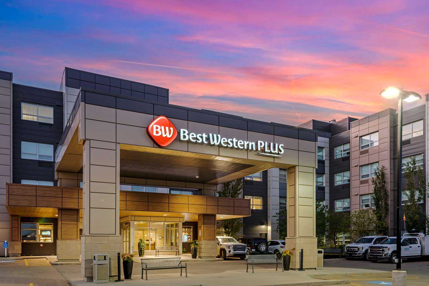 Fort Mcmurray, AB 的 Best Western Plus Sawridge Suites