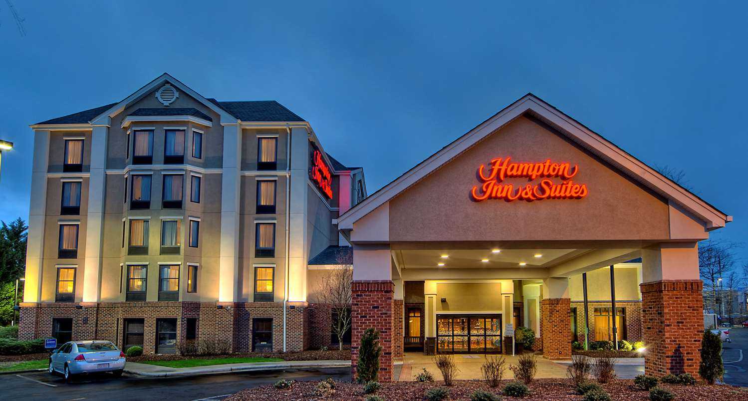Hampton Inn & Suites Asheville Airport в Fletcher, NC