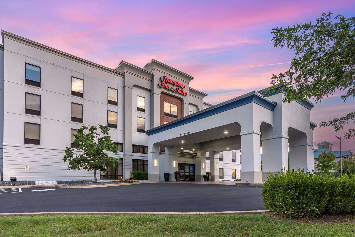 Hampton Inn & Suites Louisville East в Louisville, KY
