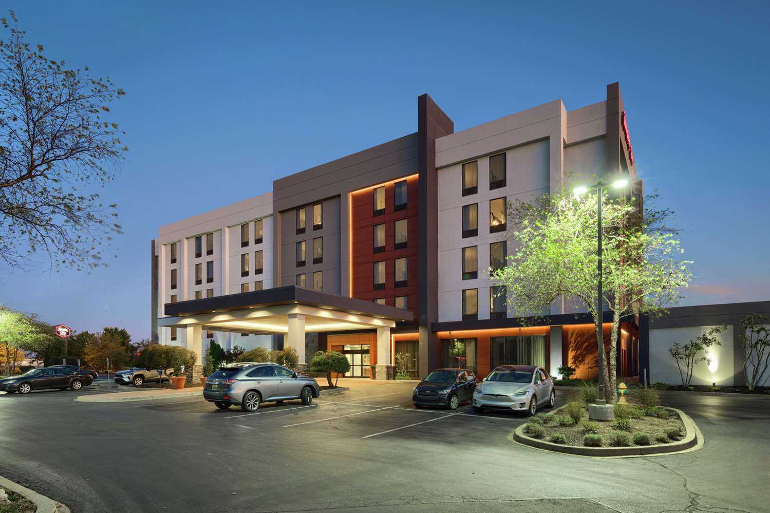 Hampton Inn Louisville-Northeast в Louisville, KY