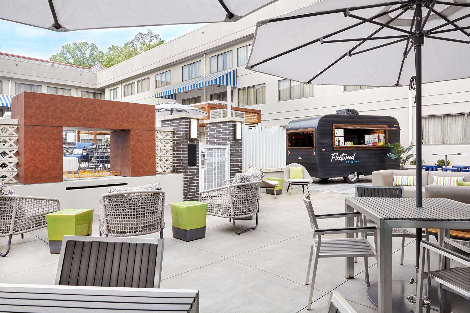 DoubleTree Suites by Hilton Hotel Nashville Airport в Nashville, TN