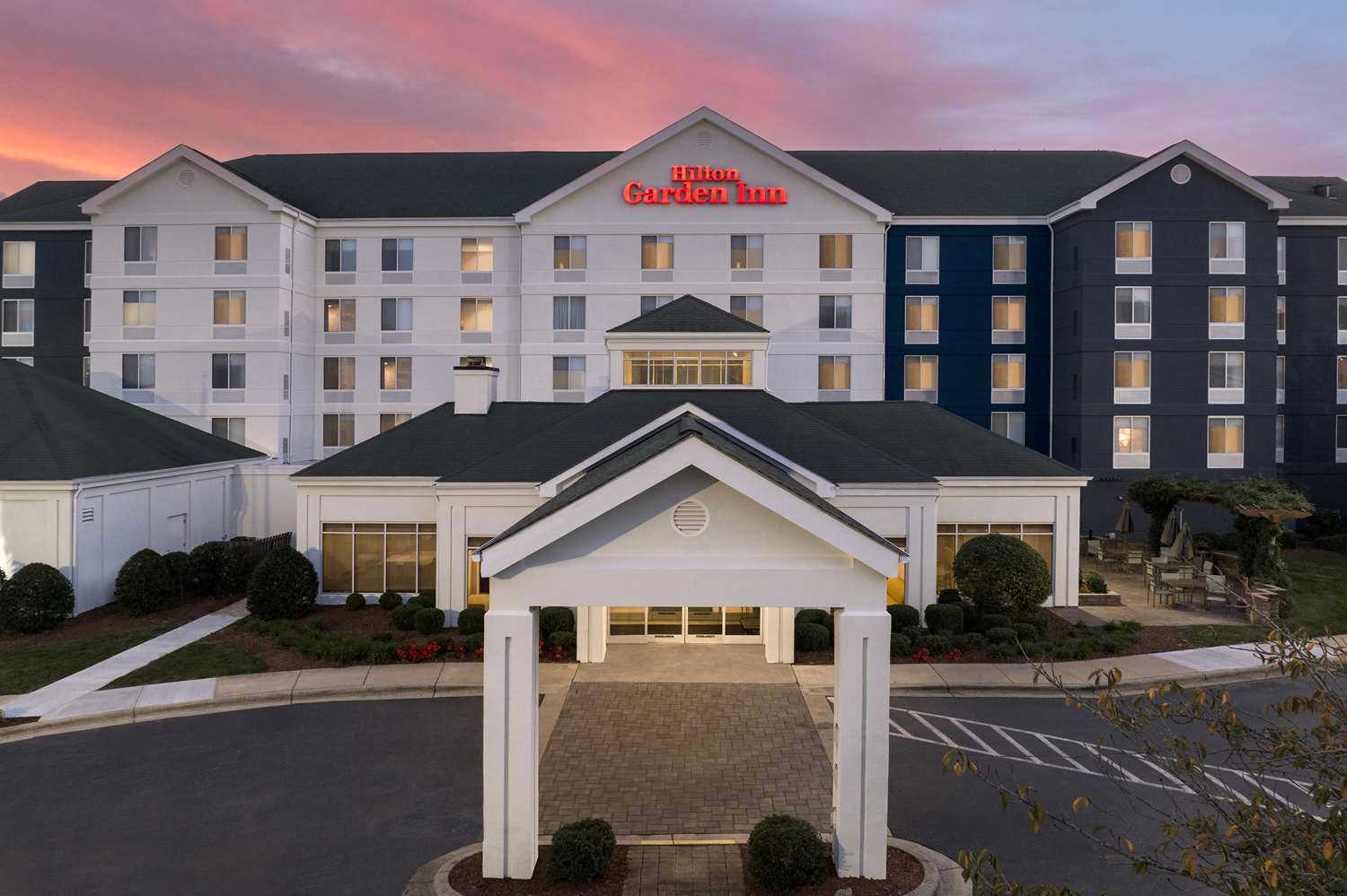 Hilton Garden Inn Greensboro в Greensboro, NC