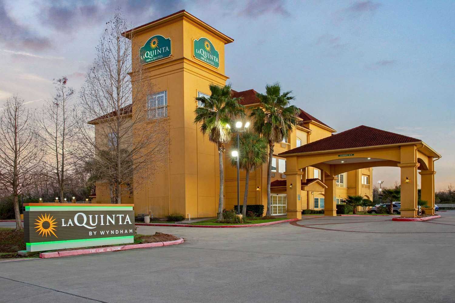 La Quinta Inn & Suites by Wyndham Pearland - Houston South в Pearland, TX