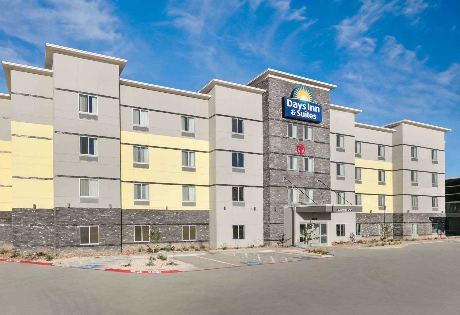 Days Inn & Suites by Wyndham Lubbock Medical Center в Lubbock, TX
