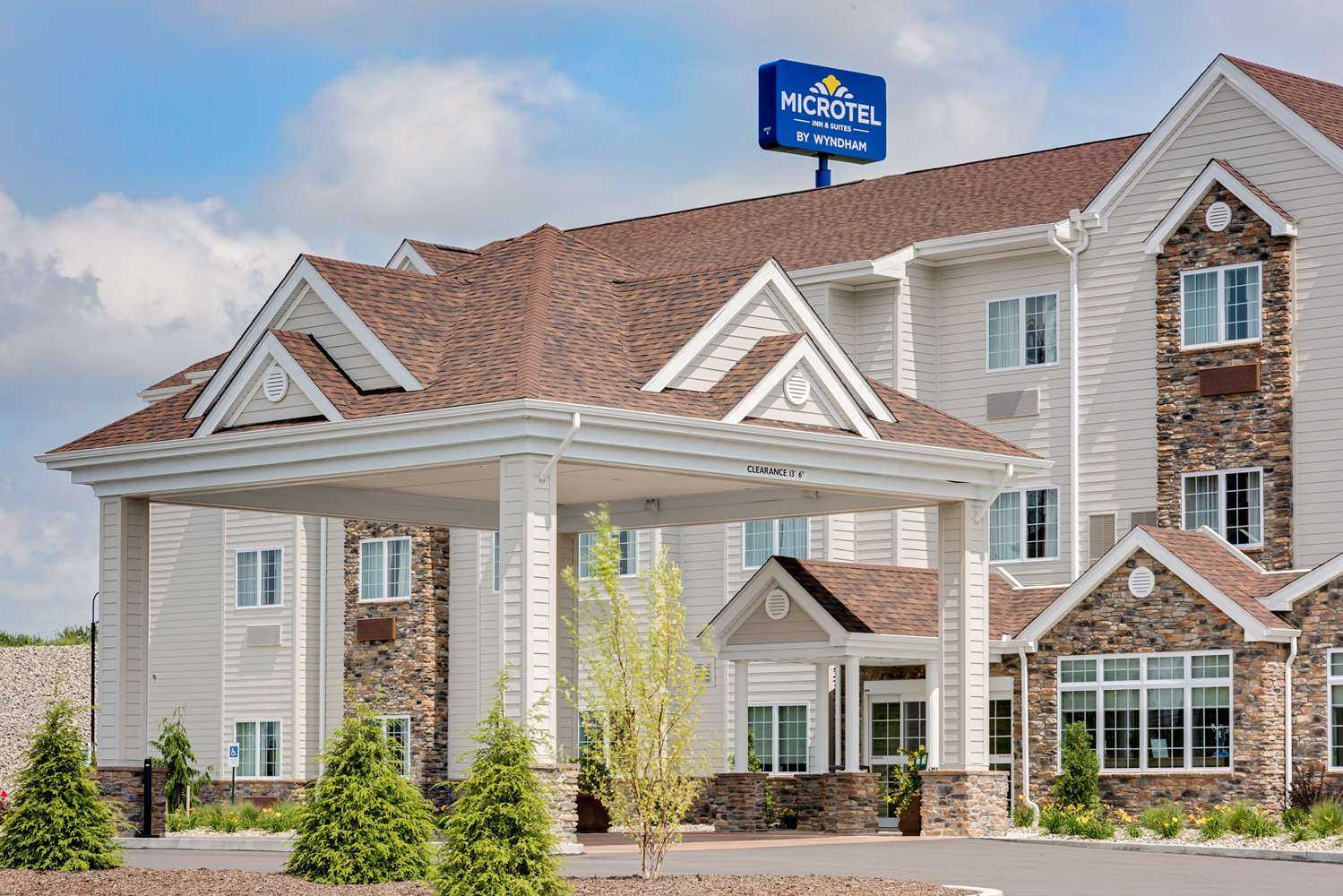 Microtel Inn & Suites by Wyndham Clarion в Clarion, PA
