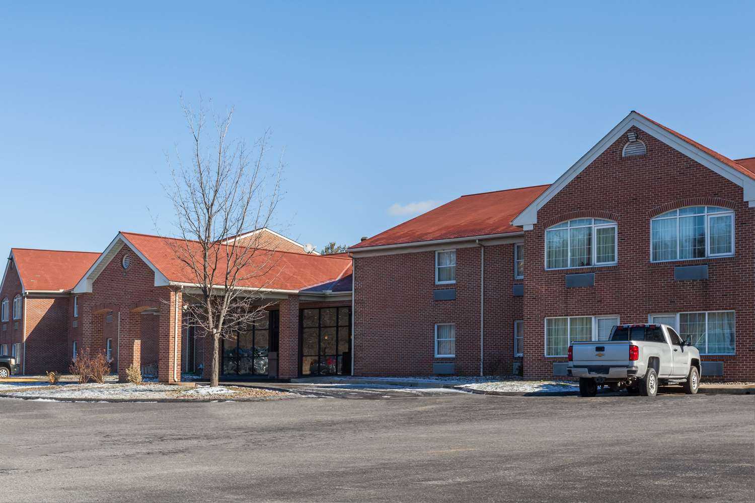 Days Inn & Suites by Wyndham Lancaster Amish Country, Lancaster, PA