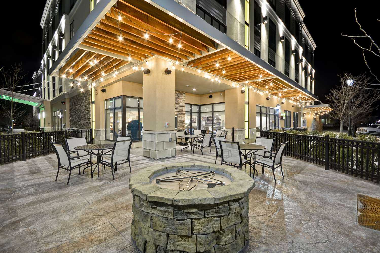 Perrysburg, OH 的 Home2 Suites by Hilton Perrysburg Levis Commons Toledo