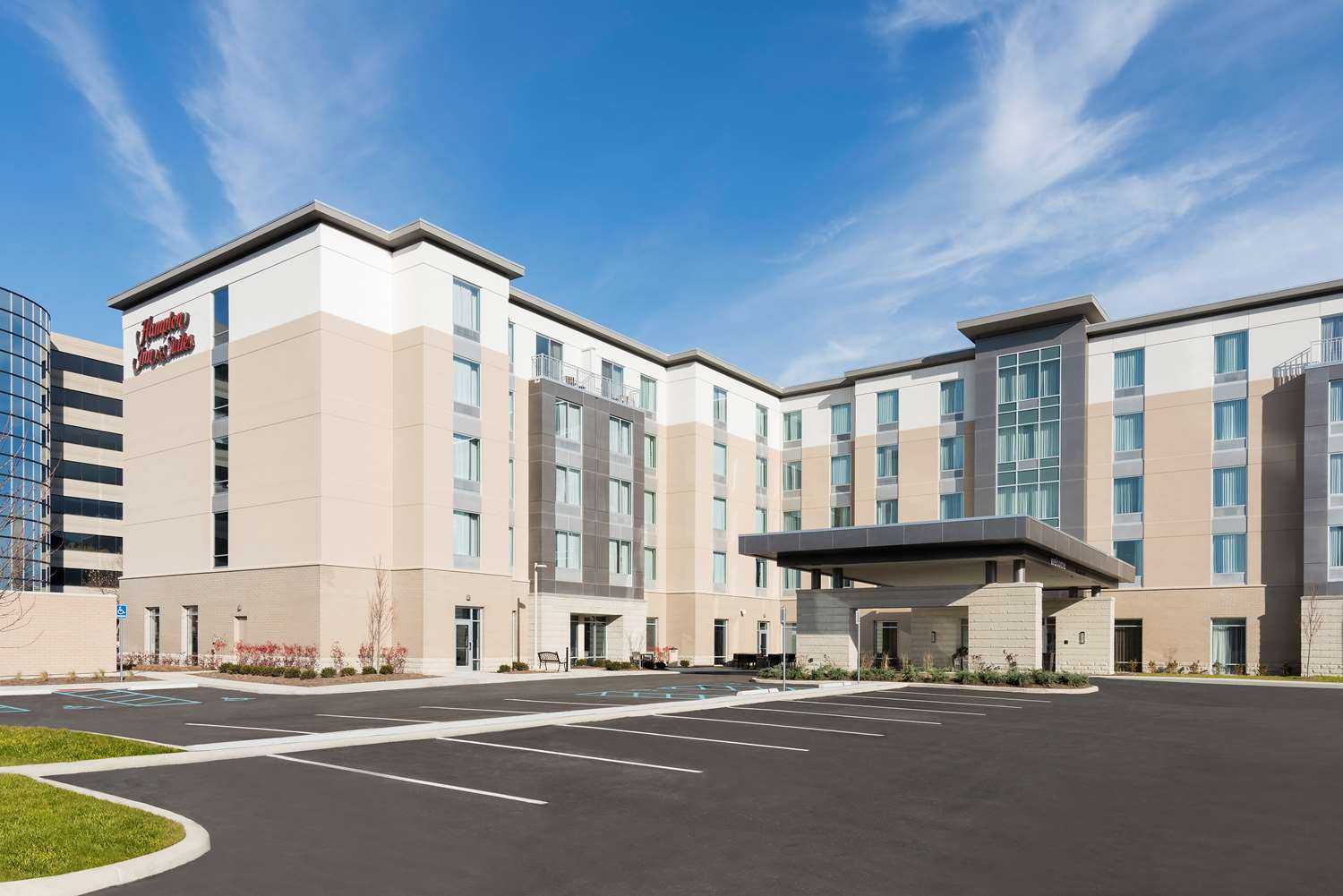 Hampton  Inn & Suites Indianapolis-Keystone a Indianapolis, IN
