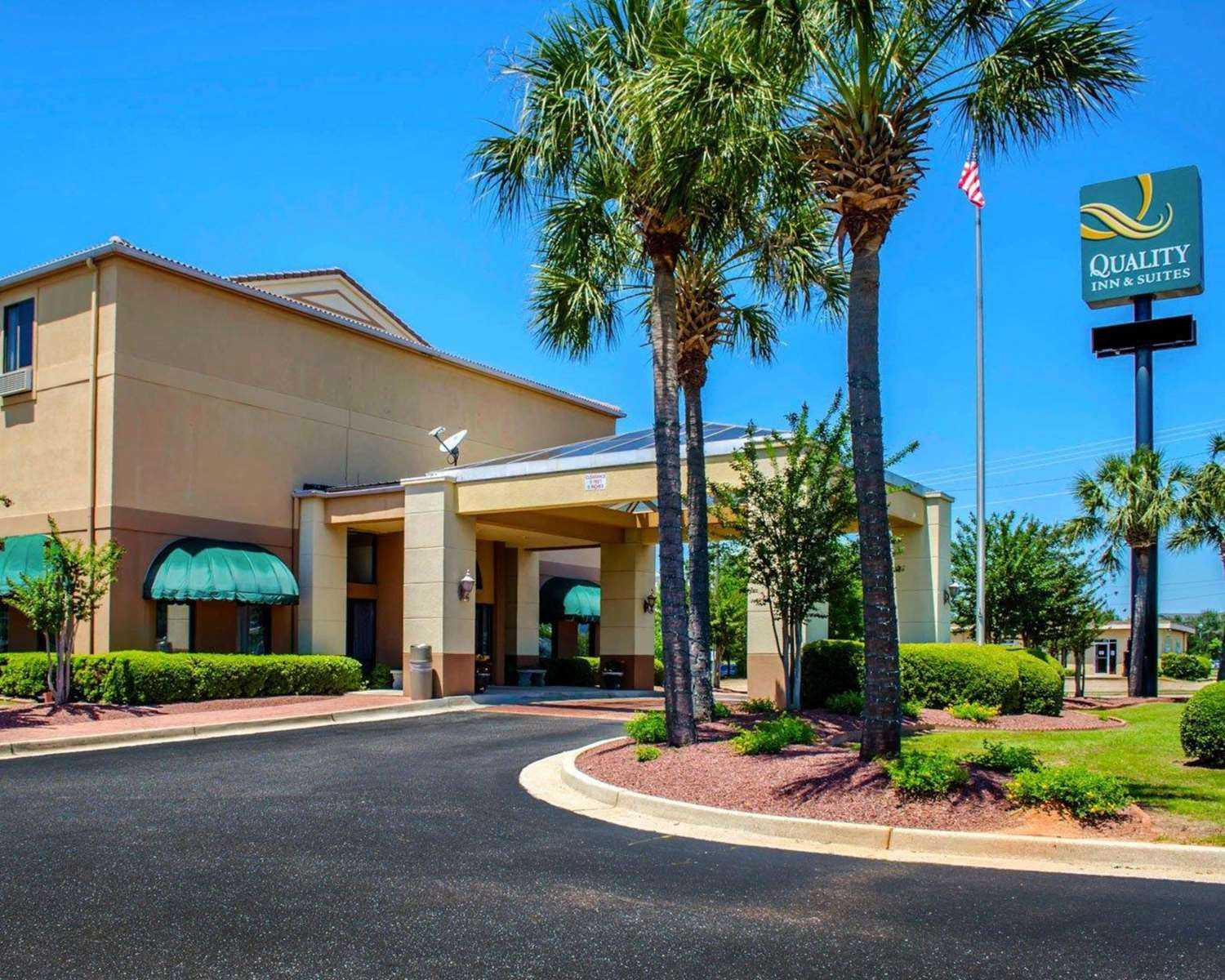 Quality Inn and Suites at Airport Blvd I-65 в Mobile, AL