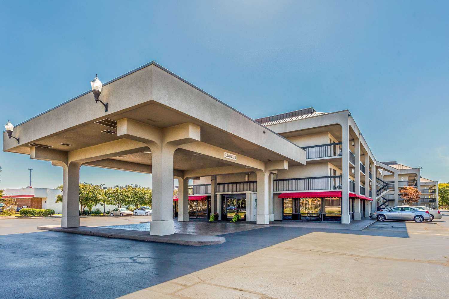 Clarion Pointe Huntsville Research Park в Huntsville, AL