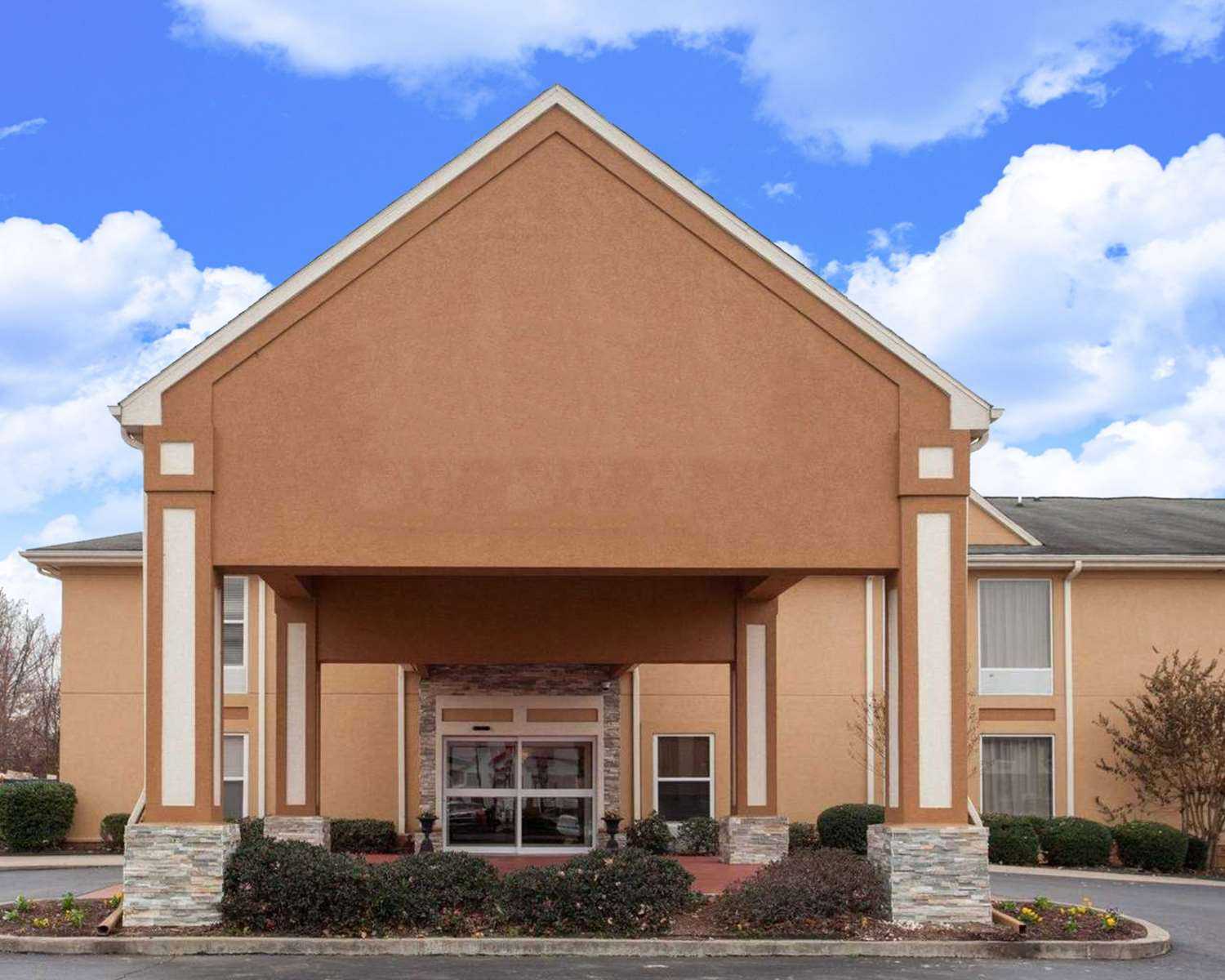 Quality Inn and Suites I-40 East in Noord-Little Rock, AR