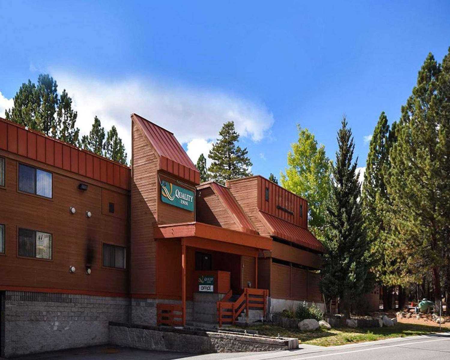 Quality Inn near Mammoth Mountain Ski Resort в Mammoth Lakes, CA