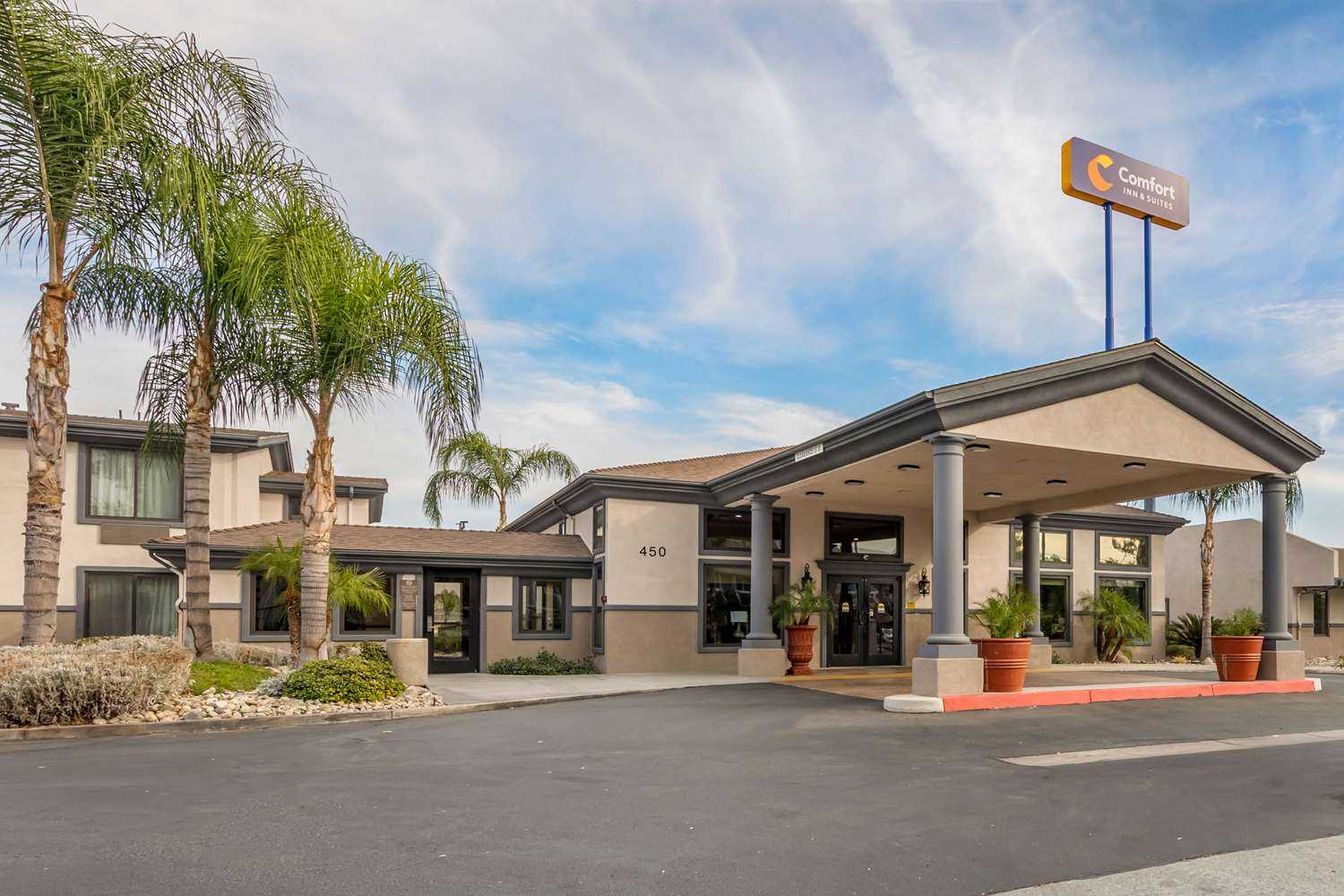 Comfort Inn and Suites Colton в Colton, CA
