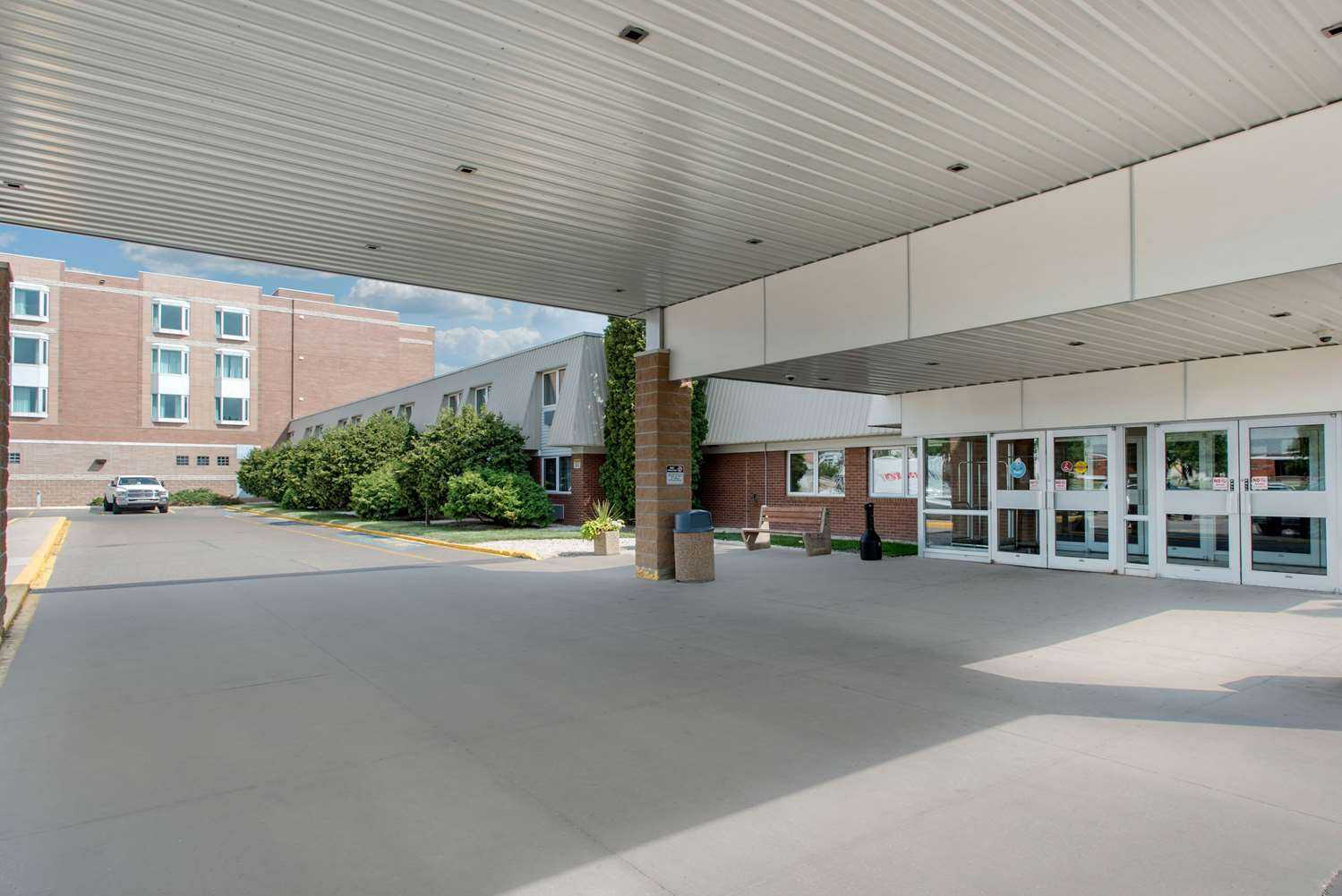 Brandon, MB 的 Clarion Hotel & Suites - Brandon