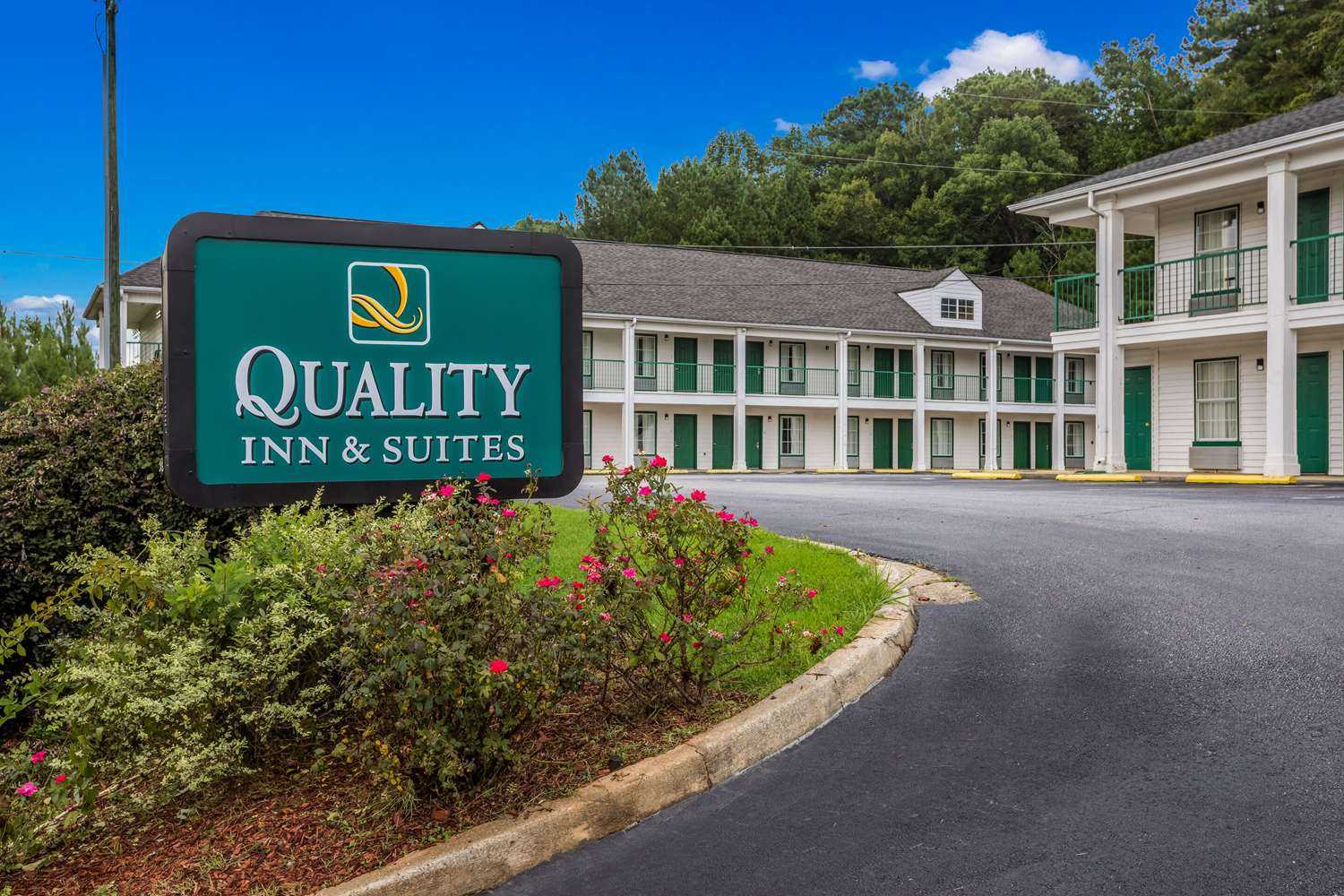 Quality Inn and Suites near Lake Oconee в Greensboro, GA