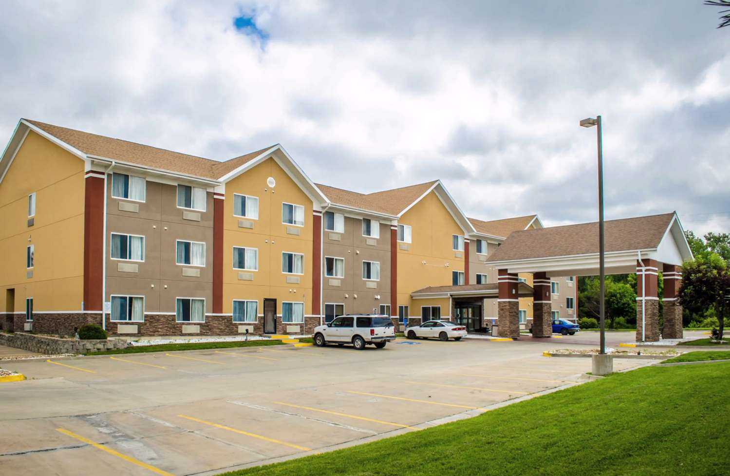 Quality Suites St. Joseph в St. Joseph, MO