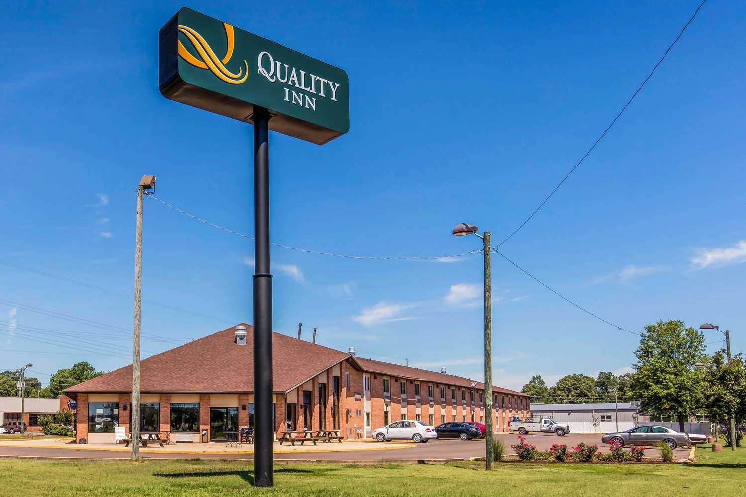 Quality Inn Batesville в Batesville, MS