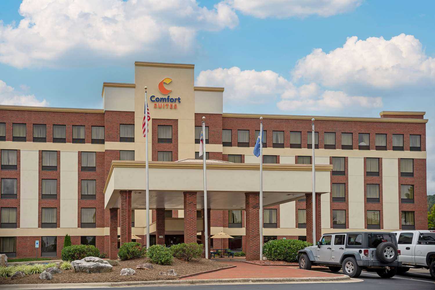 Comfort Suites Outlet Center в Asheville, NC